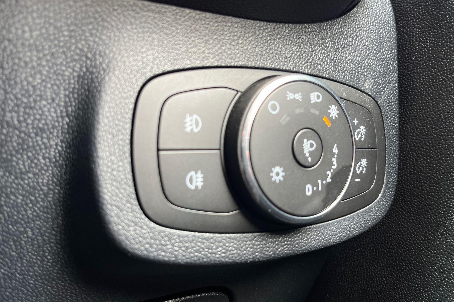 Ford Fiesta Photo 22