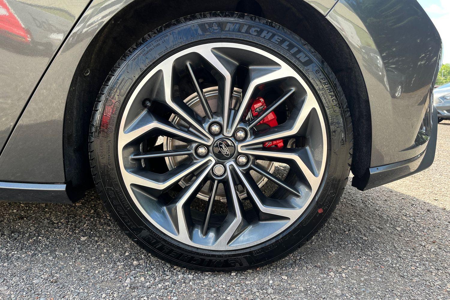 Ford FOCUS Photo 26