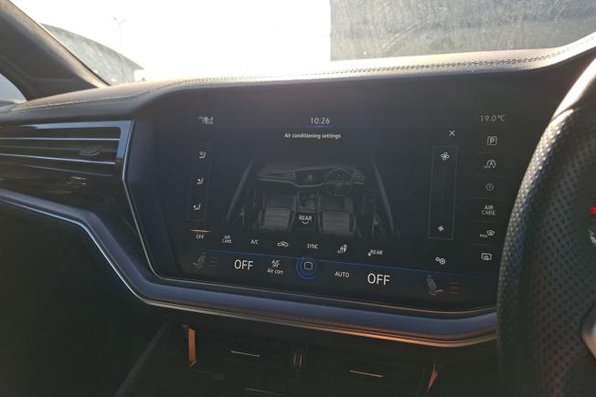 VOLKSWAGEN Touareg Photo 29