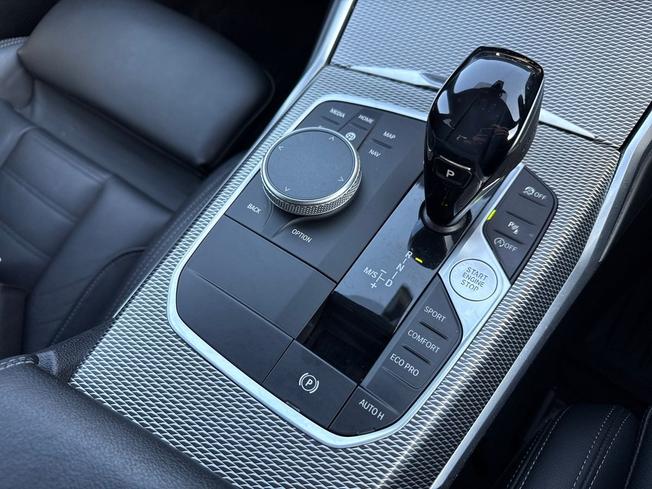 BMW 3 Series Photo 35