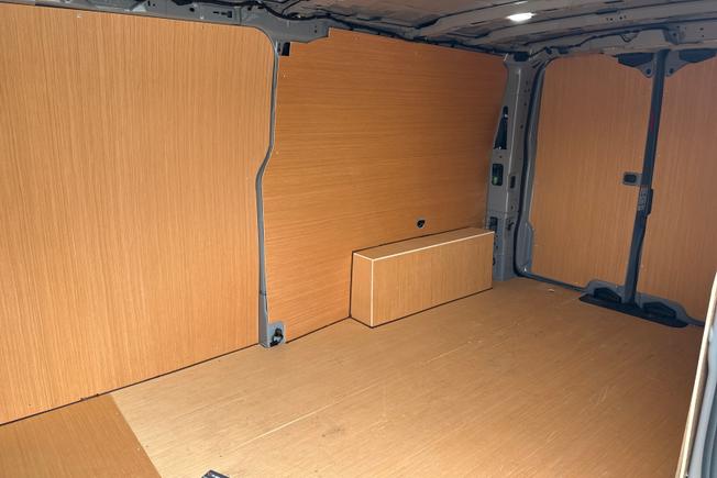 Volkswagen E-Transporter Photo 9