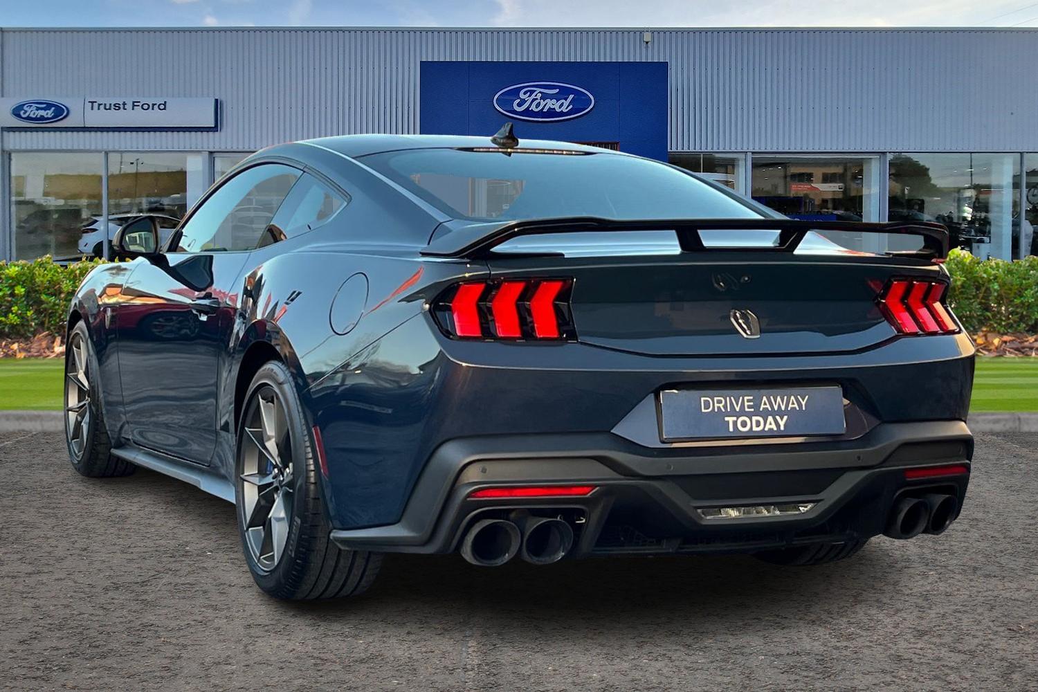 Ford MUSTANG Photo 1