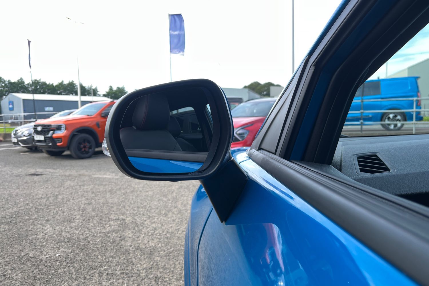 Ford PUMA Photo 26