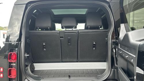 Land Rover Defender Photo autoimg-8ab6693ced14093feee527d7524fdaf1ad9f63e7.jpg