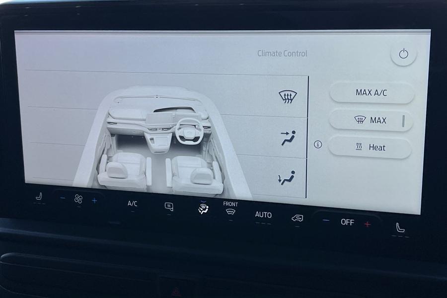 Ford TRANSIT E-CUSTOM Photo autoimg-8aba3278d2b6f8992641f663b60bc9117627935d.jpg