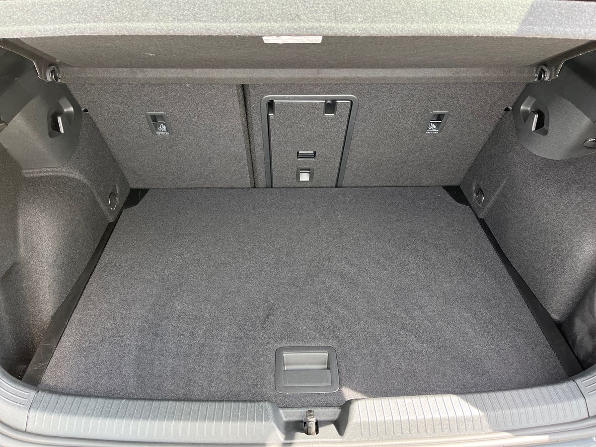 Volkswagen Golf Photo autoimg-8abb2440fe0f13e93133043cf6f4b4d2b4441630.jpg