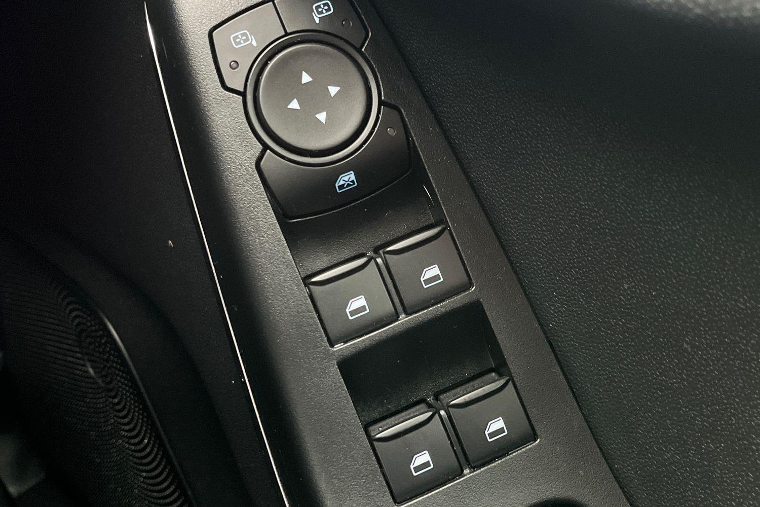 Ford FIESTA Photo 15