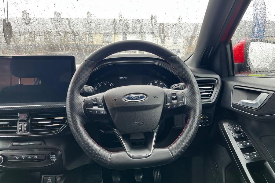 Ford FOCUS Photo autoimg-8ac2a0275f0f0ab58308f82653b28de631be4d3c.jpg
