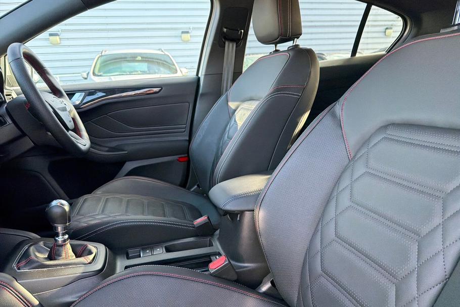 Used Ford FOCUS WX25JZM 19