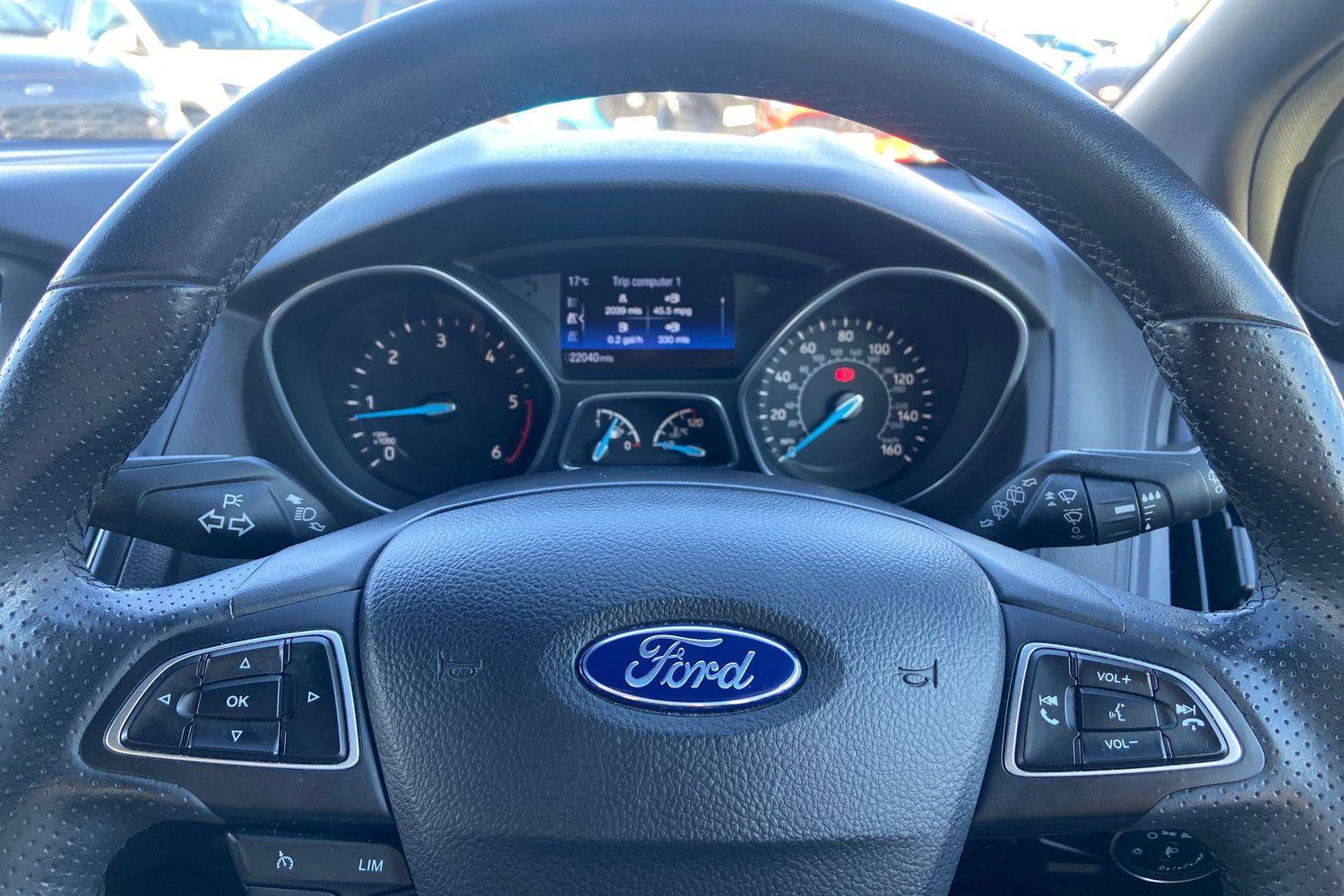 Ford FOCUS Photo 11