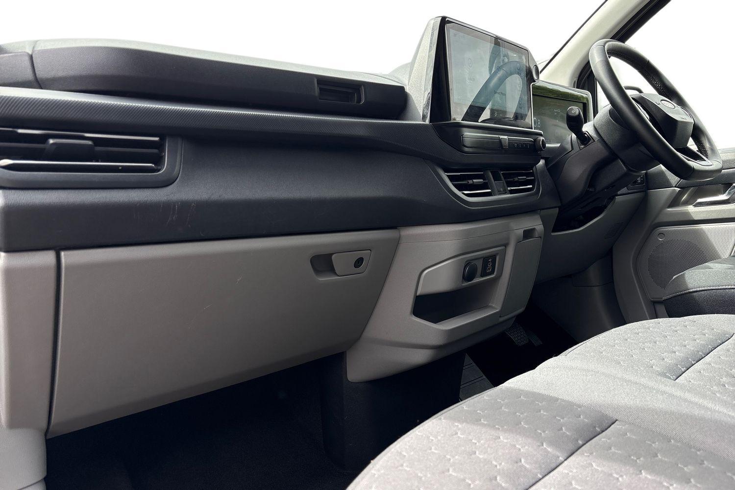 Ford TRANSIT CUSTOM Photo 2