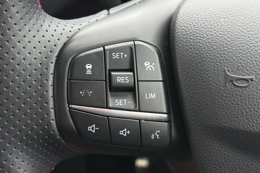 Ford KUGA Photo autoimg-8ad09eabdcbcb6b24ac0b91b2e08db76b733bed0.jpg