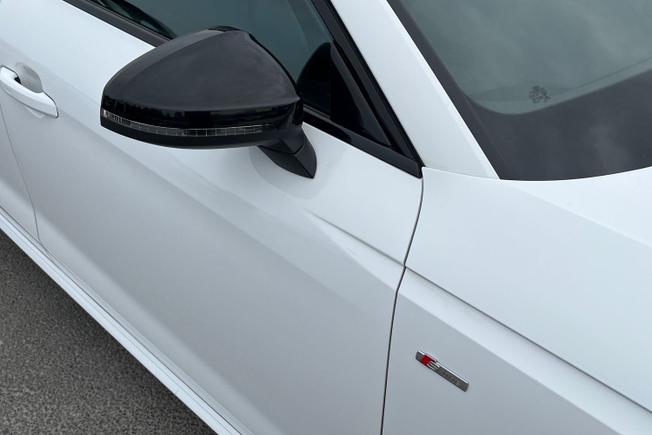 AUDI A4 Photo 20