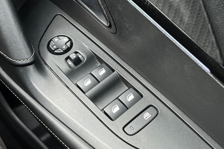Peugeot 2008 Photo autoimg-8ad4133110e0afb88addf3ca4544cc465ff9bb23.jpg