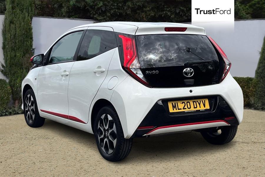 Toyota Aygo Photo autoimg-8ad4bc922b95351fab2d41284ff348a3f32b61f1.jpg
