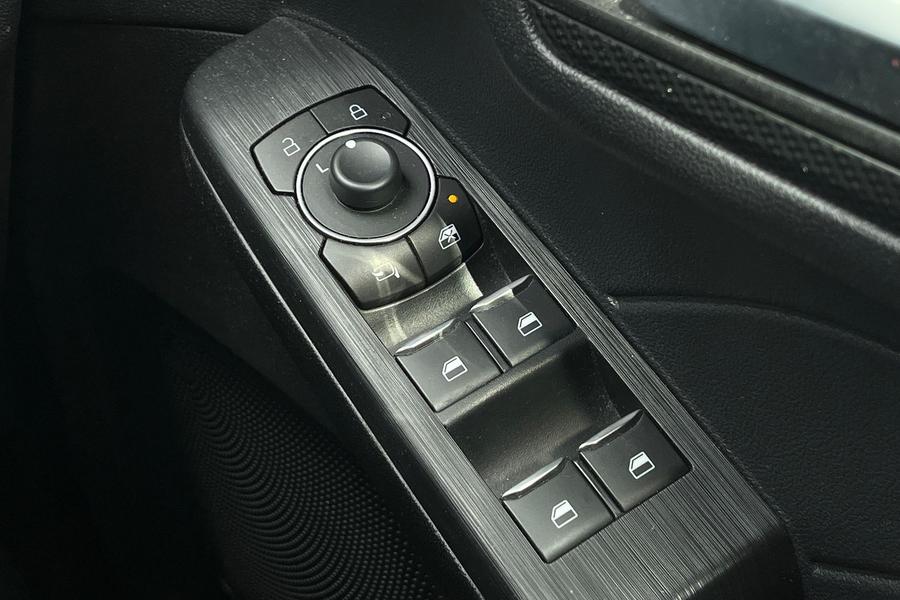 Ford Kuga Photo autoimg-8ad5cd0170e90d7e437ab74e6b22aae745806d48.jpg