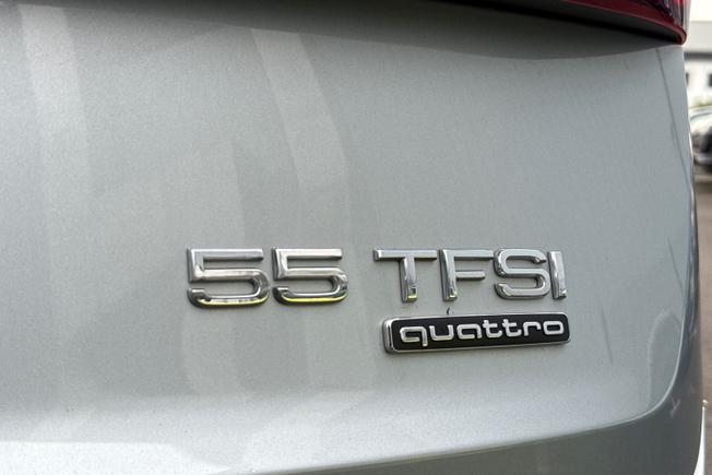 AUDI Q7 Photo 27