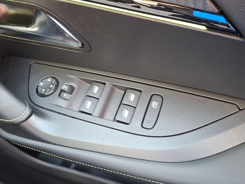 Used Peugeot 2008 KR23YVV 24