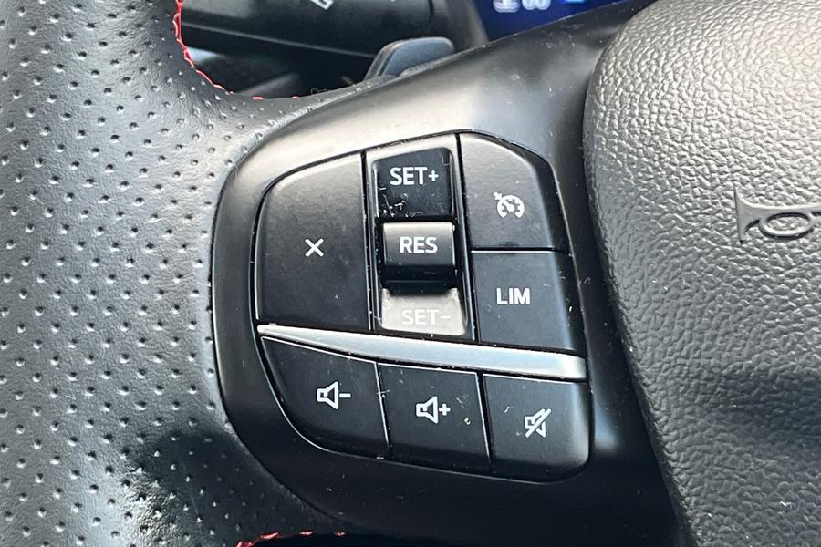 Ford KUGA Photo autoimg-8adeb757c74c549784c8878710269b9a56d7632f.jpg