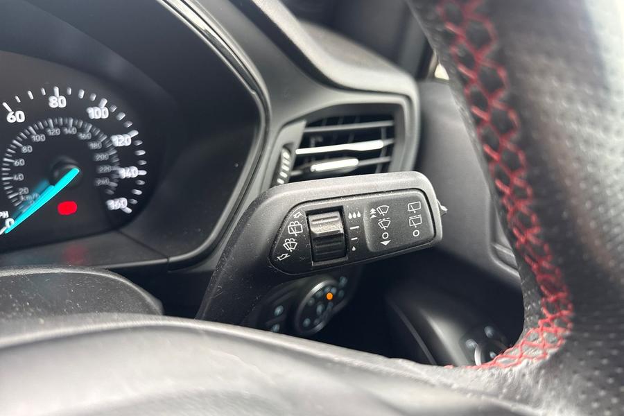 Ford Focus Photo autoimg-8ae3b72d1f4d1365df68e0f4e4684f0a399a41b3.jpg