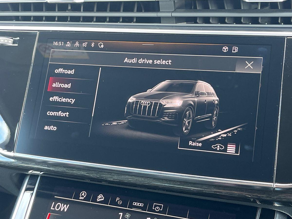 Audi Q7 Photo autoimg-8ae8b56cd537989e9f590541f38907ae14e28526.jpg