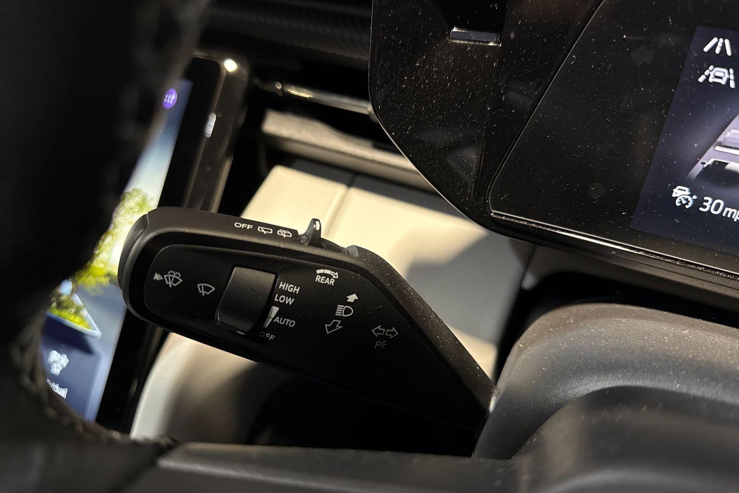 Ford Explorer Photo 13