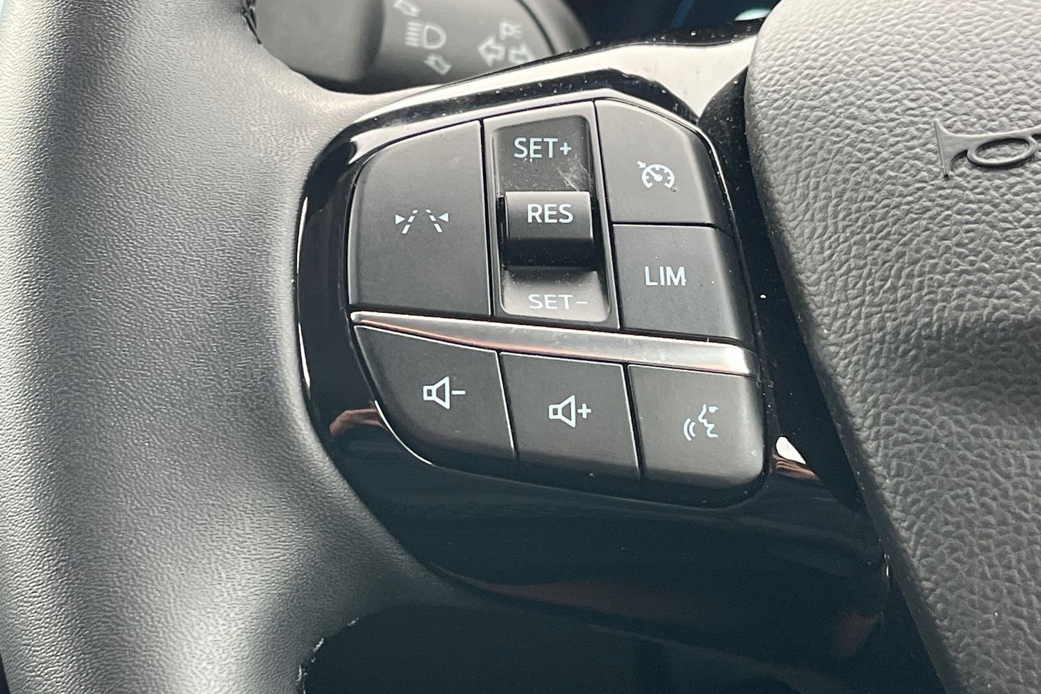 Ford Kuga Photo 31