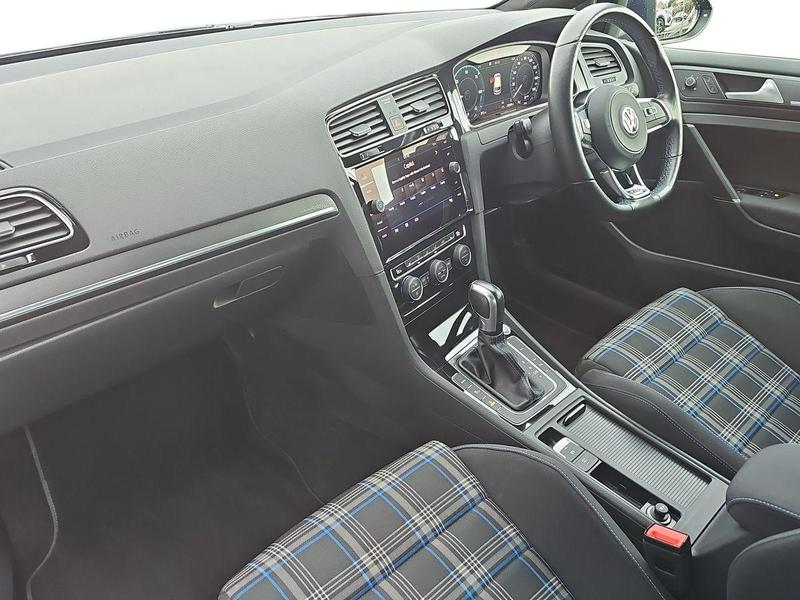 Used Volkswagen Golf NV20MSU 15