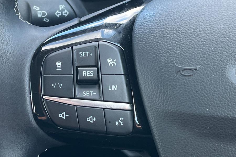 Ford KUGA Photo autoimg-8aefb4a91d69999755174146e67ee74632f4df02.jpg