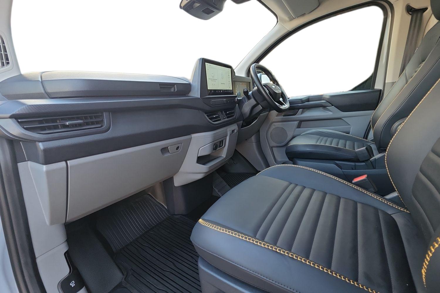 Ford TRANSIT CUSTOM Photo 2