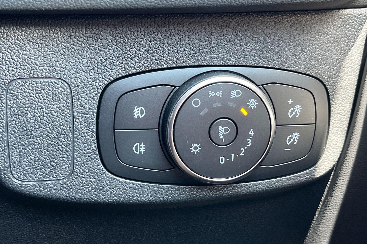 Ford FOCUS Photo 32