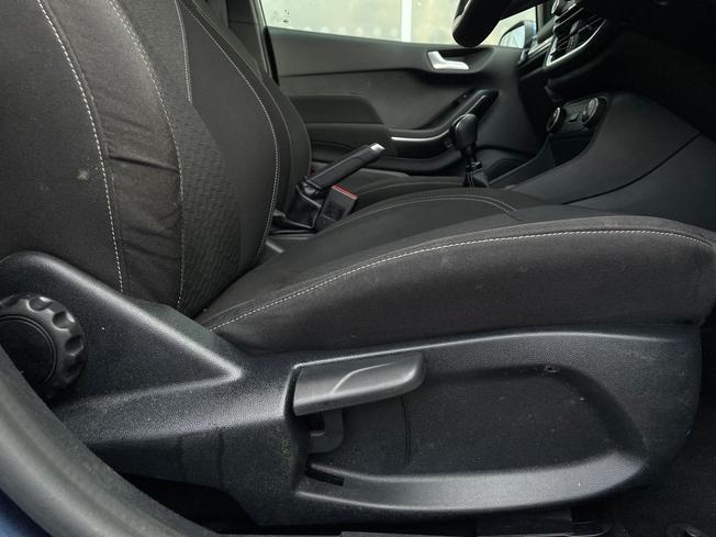 FORD Fiesta Photo 37
