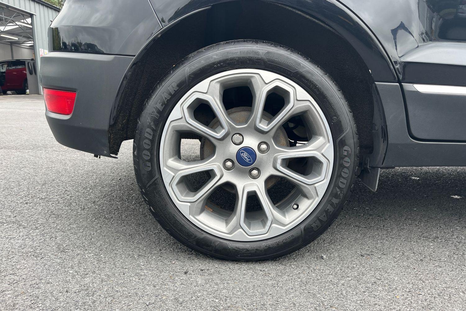 Ford ECOSPORT Photo 7