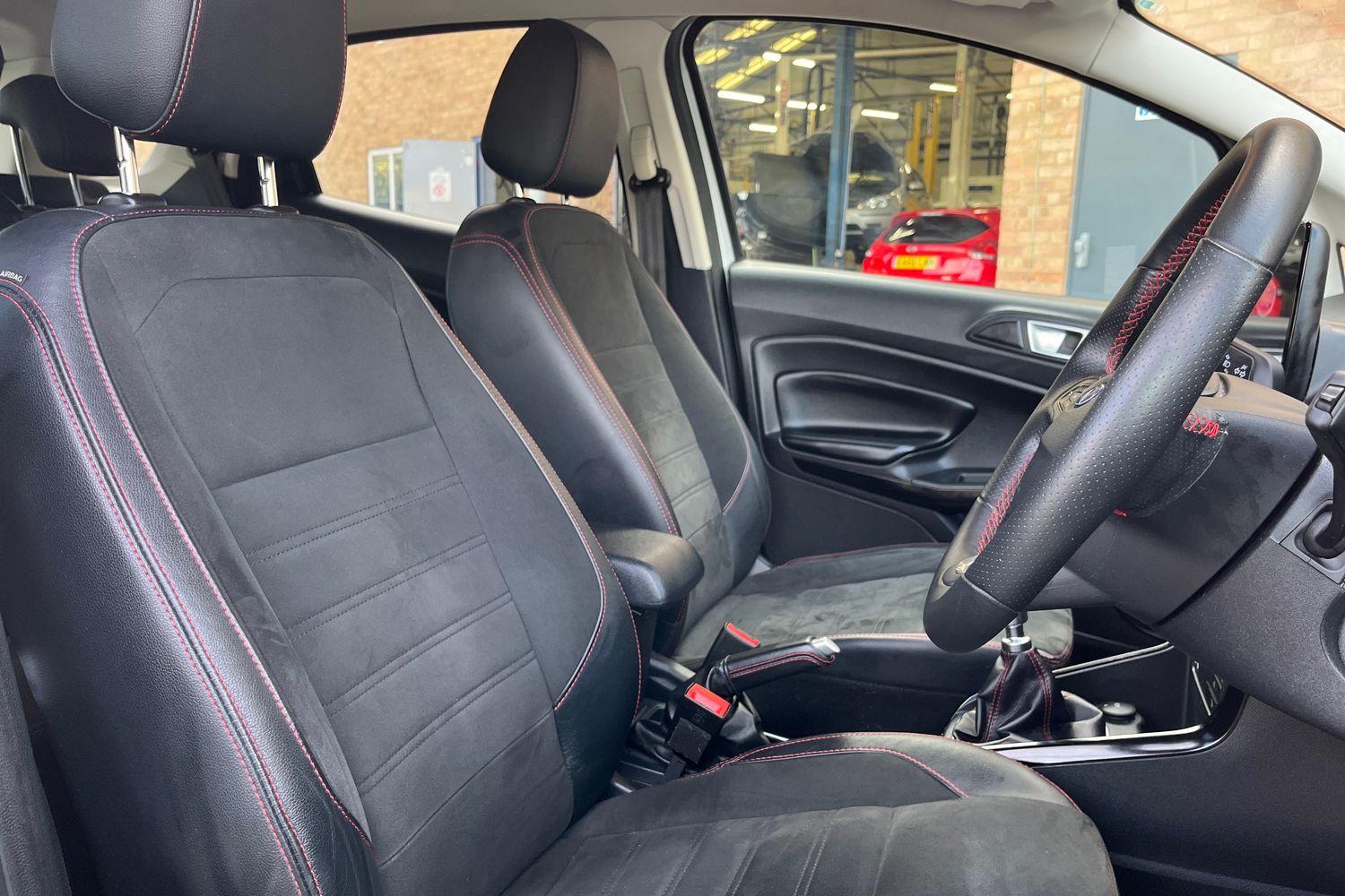 Ford ECOSPORT Photo 16