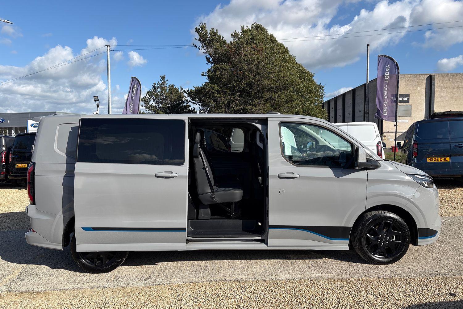 Ford TRANSIT CUSTOM Photo 24