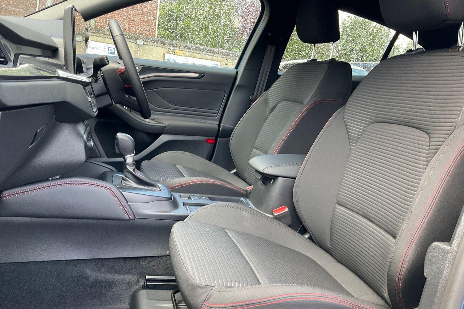 Ford FOCUS Photo 18