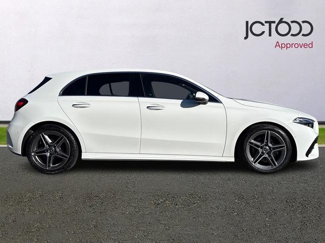 MERCEDES-BENZ A Class Photo 4