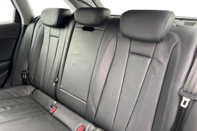 AUDI A4 Photo 9