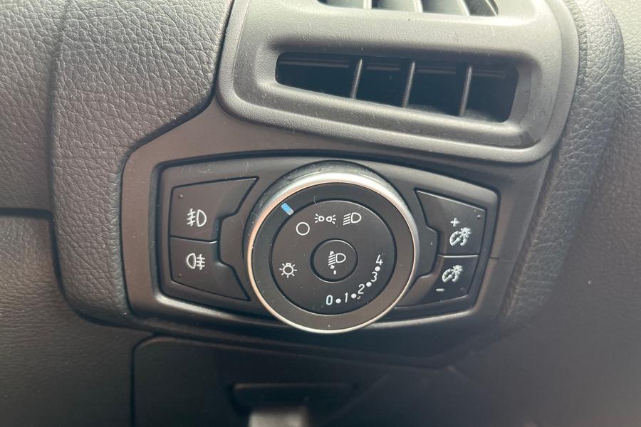 Ford FOCUS Photo autoimg-8b10d1fab95ef281e4f3455177d0e10ca0513ea0.jpg