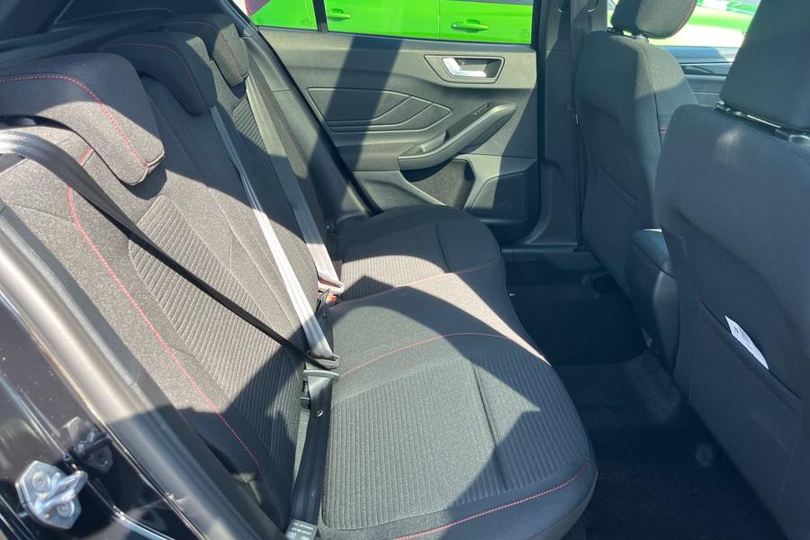 Ford FOCUS Photo autoimg-8b1219f43b6b8ca6c3a445cc311b2f2ffc033048.jpg