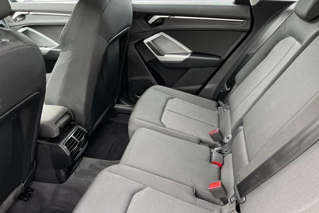 AUDI Q3 Photo 45