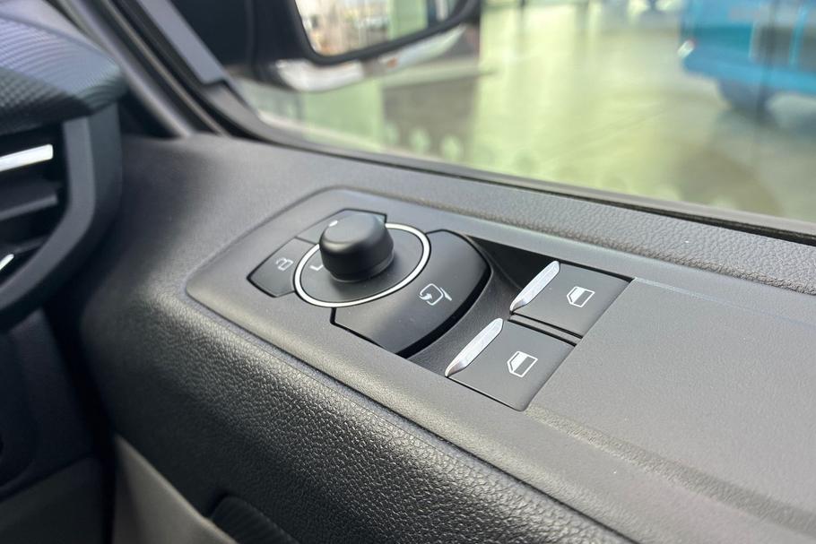 Used Ford TRANSIT CUSTOM MM75UFV 27