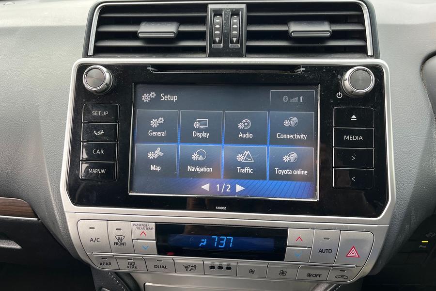 Toyota Land Cruiser Photo autoimg-8b162bae8427df84235b36cc90f433517bde8a88.jpg