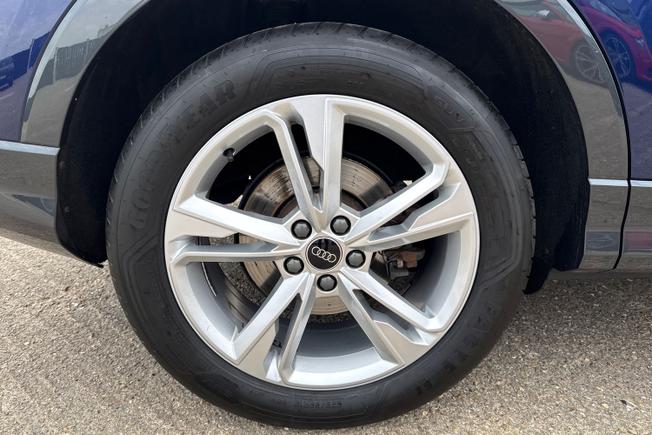 Audi Q3 Photo 32