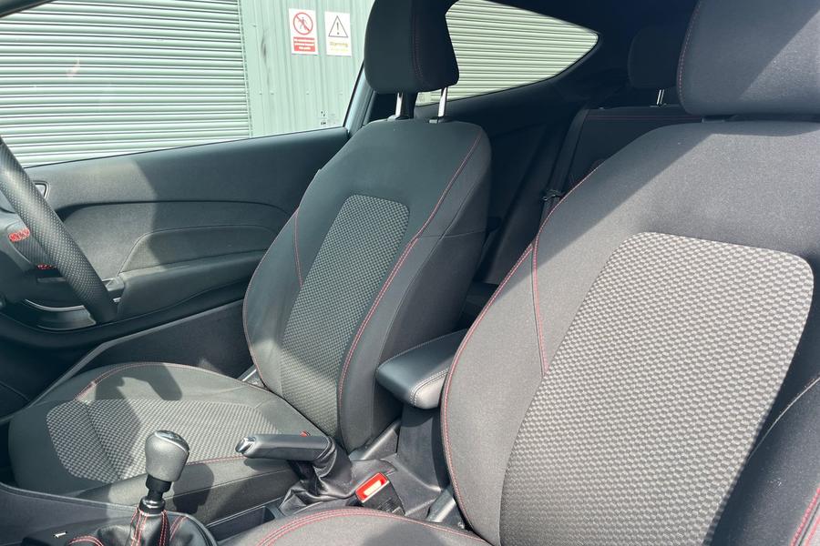 Ford FIESTA Photo autoimg-8b19712131822c44afb1c8d2cf084eeb22d9f3b2.jpg