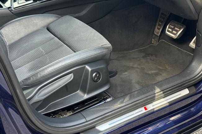 AUDI A4 Photo 28