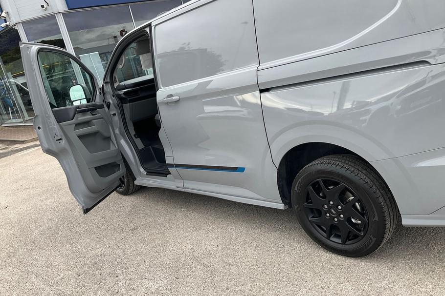 Used Ford TRANSIT CUSTOM YE26AYD 22