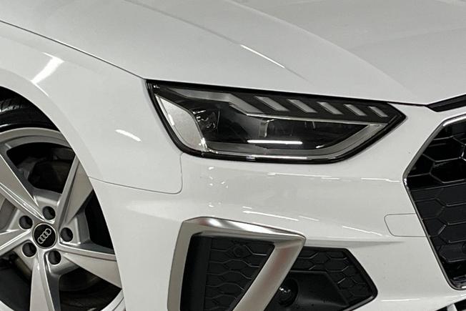 AUDI A4 Avant Photo 19