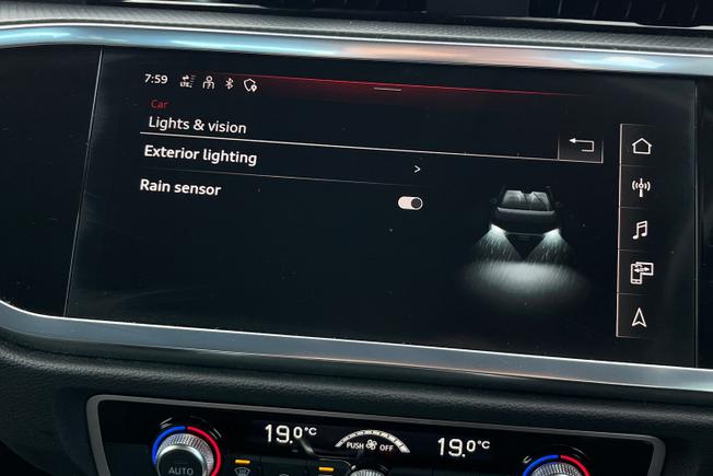 AUDI Q3 Photo 27