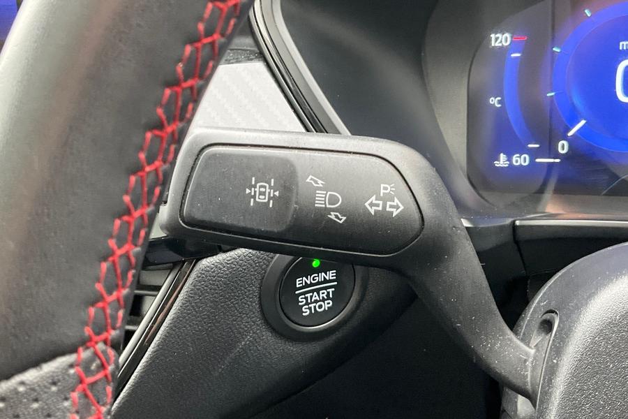 Ford KUGA Photo autoimg-8b24ba72d66a7c1852cd057f0ff049878c05432e.jpg